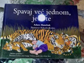 Spavaj već jednom, je..te