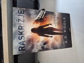 Raskrižje - A. G. Riddle