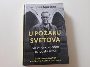 U požaru svetova