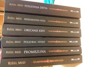 VAMPIRSKA AKADEMIJA 1 - 6